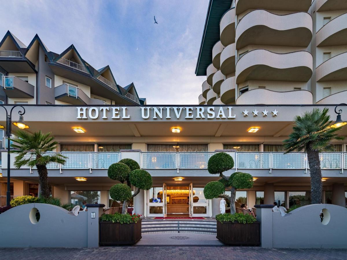 Universal Hotel Червия Екстериор снимка